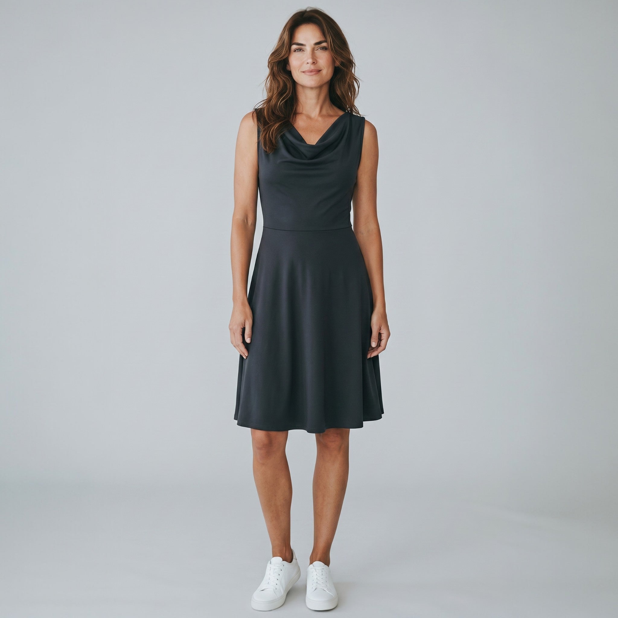 Robe femme Pur et Simple noire courte avec broderie taille 42