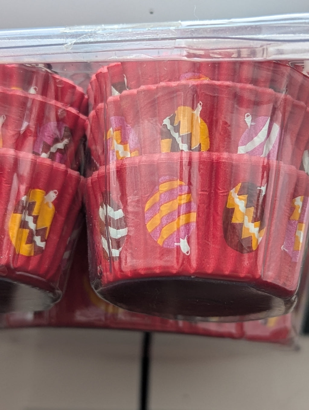 Lot moules gâteaux papier 10 blancs bleus + boîte Ikea 200 rouges neufs