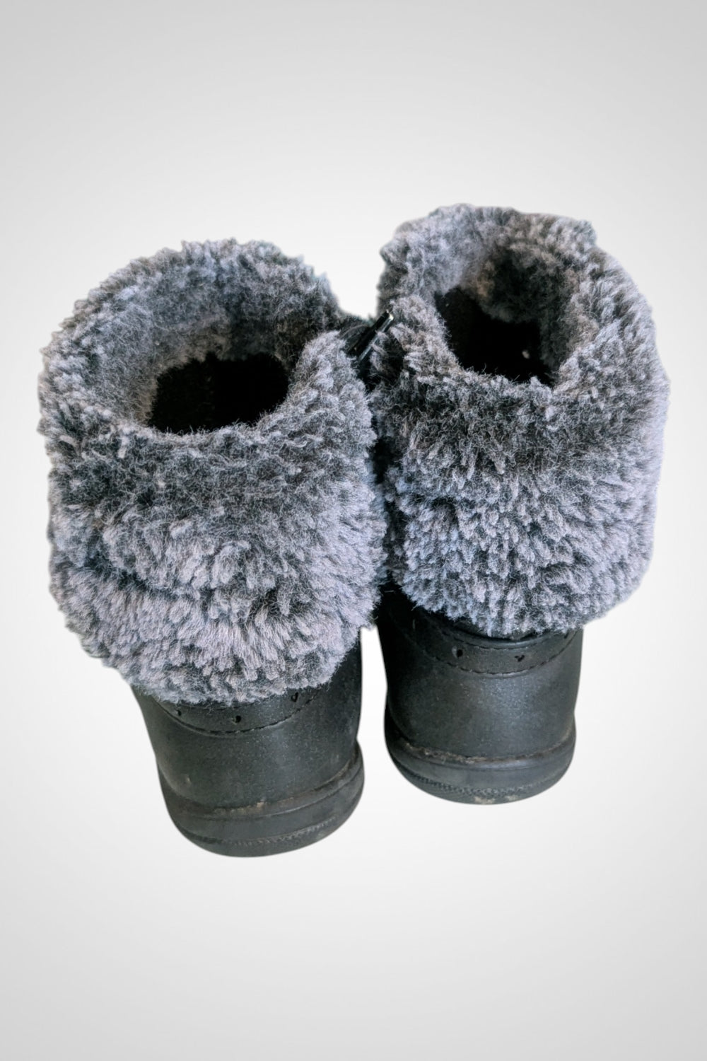 Bottines Nini & Girls fourrure chevilles détails cœur noir brillant pointure 26