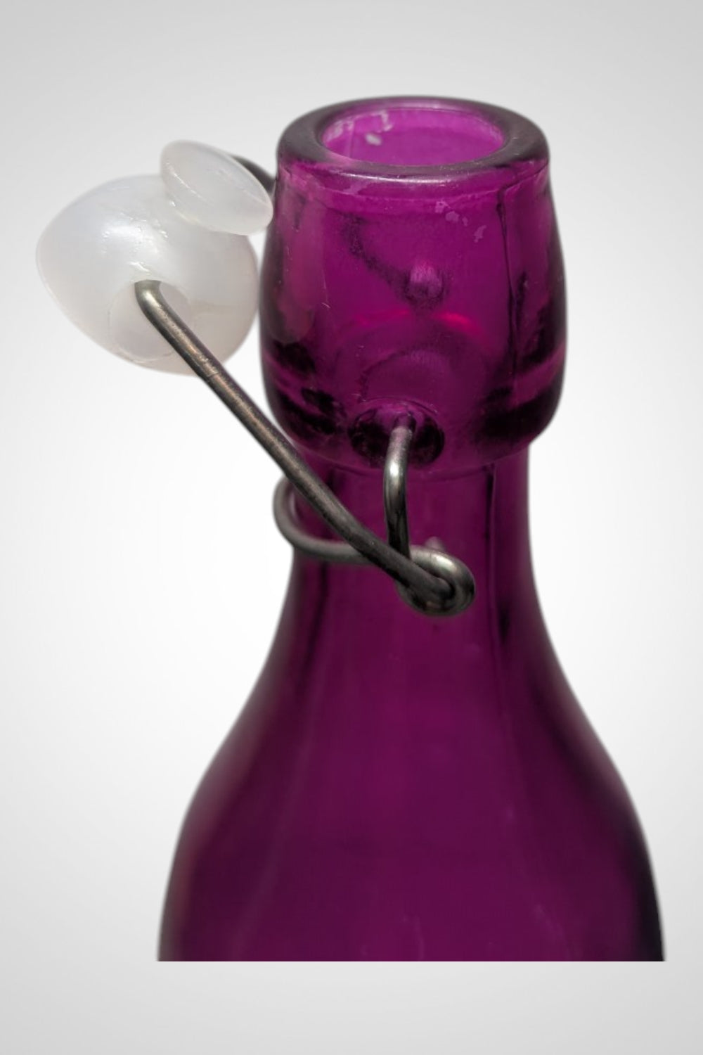 Lot de 4 bouteilles en verre décoratives bon état