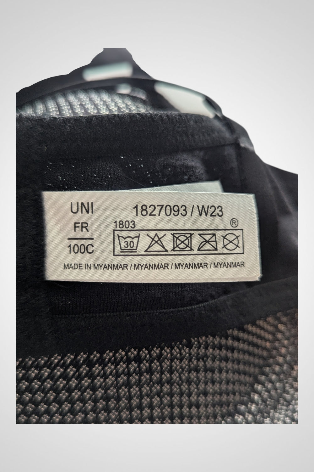 Soutien-gorge noir et argenté 100C