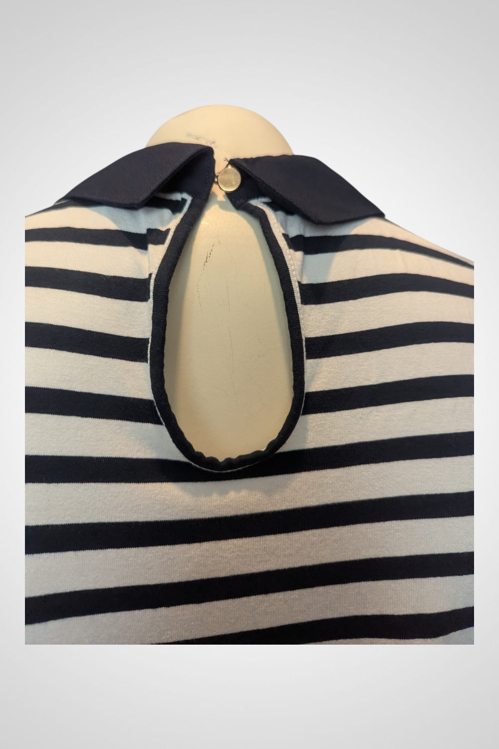 Débardeur Kiabi blanc rayé bleu marine col Claudine L
