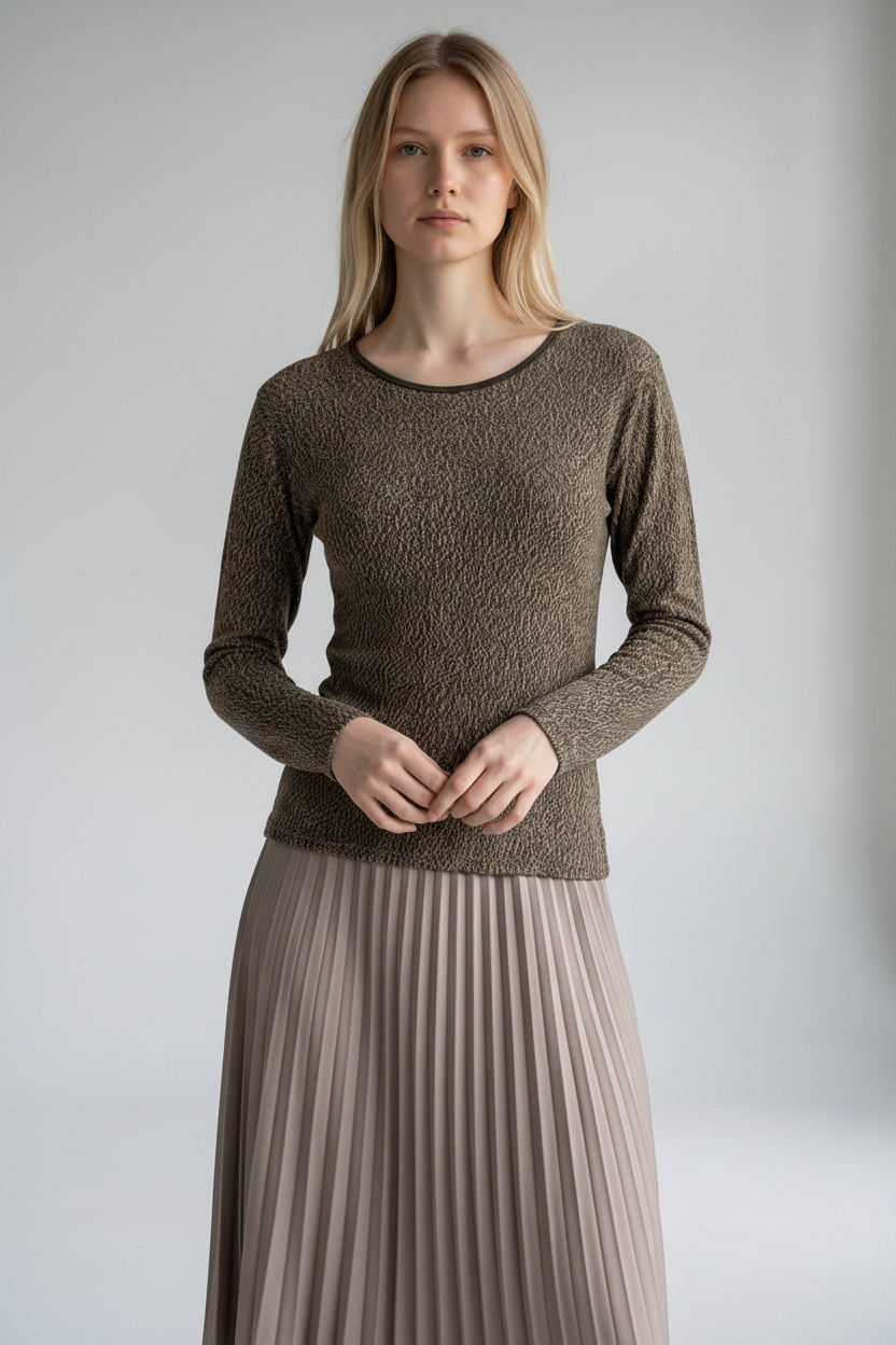 Pull femme noir original avec ouverture dos et doublure intérieure