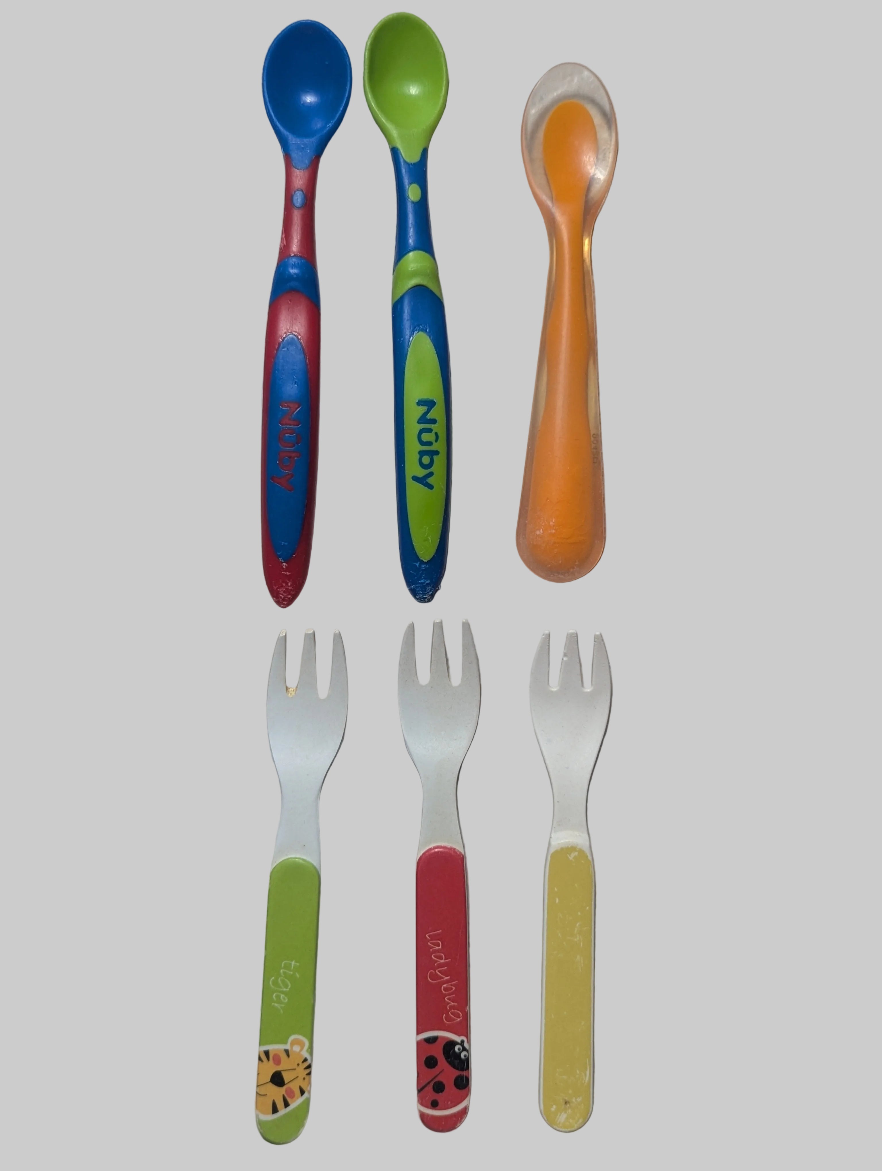 Lot 3 cuillères plastique Nuby + 3 fourchettes plastique différentes couleurs