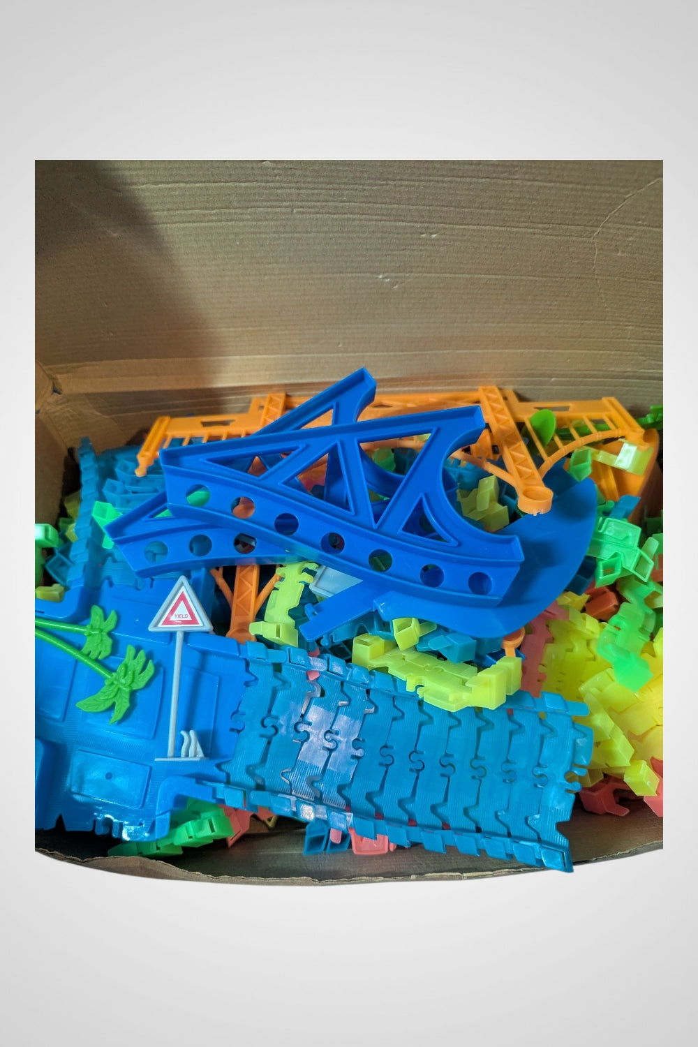 Circuit voiture enfant flexible multicolore 346 pièces très bon état