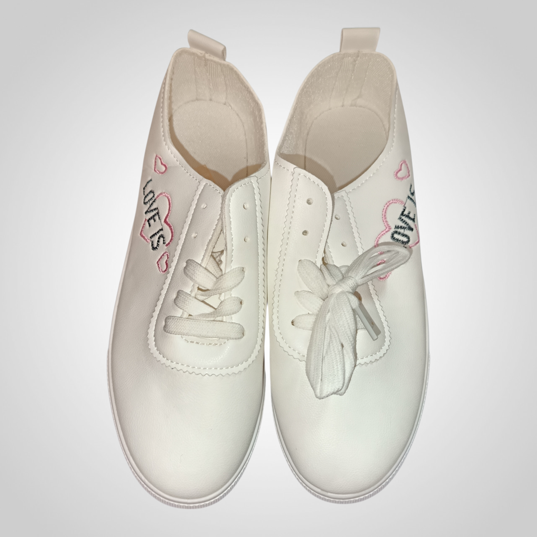 Baskets légères blanches motif cœur "love is" printemps été pointure 39