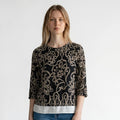 Blouse femme élégante à motifs arabesques blancs manches 3/4 taille 3