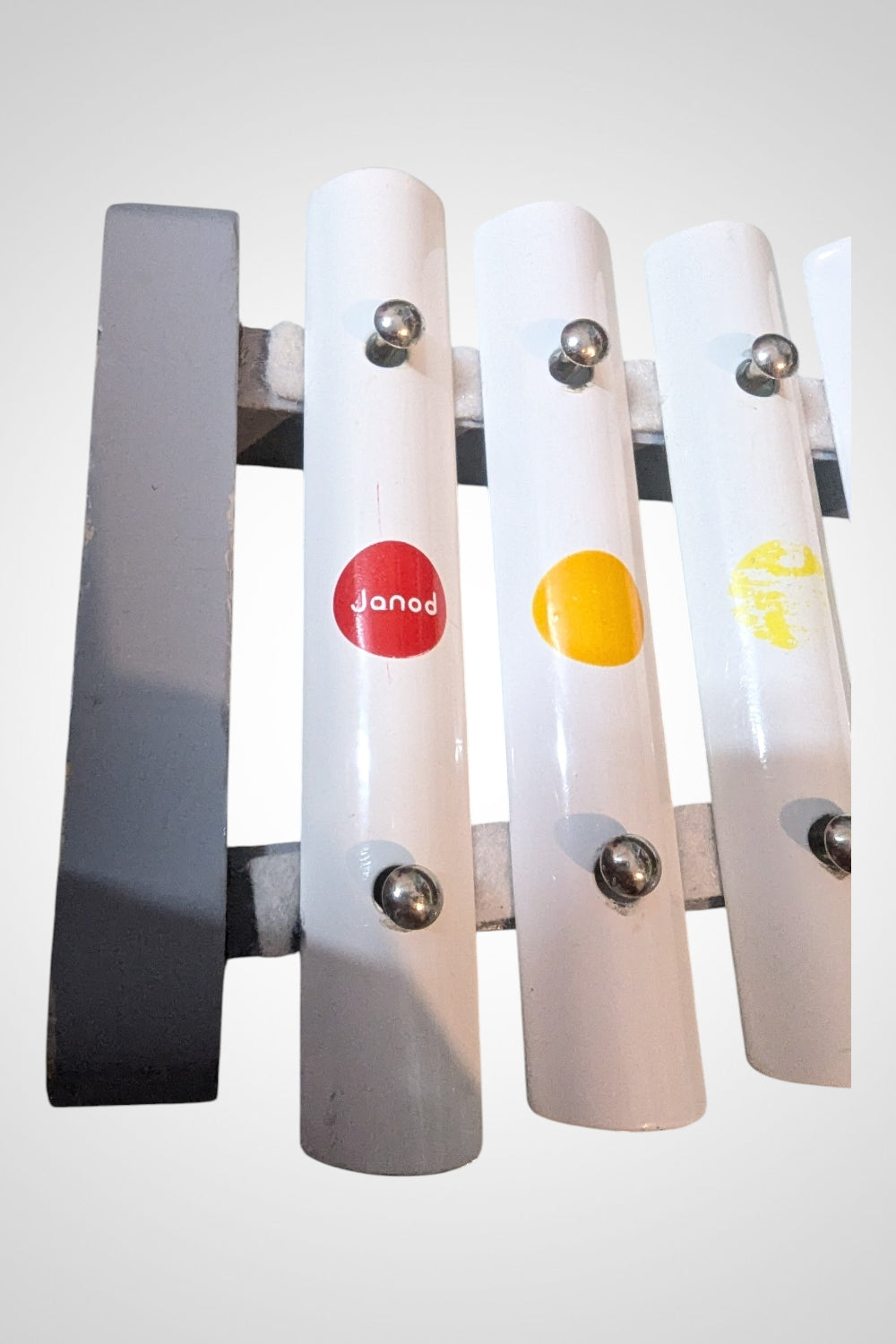 Xylophone Janod blanc et multicolore en bois bon état