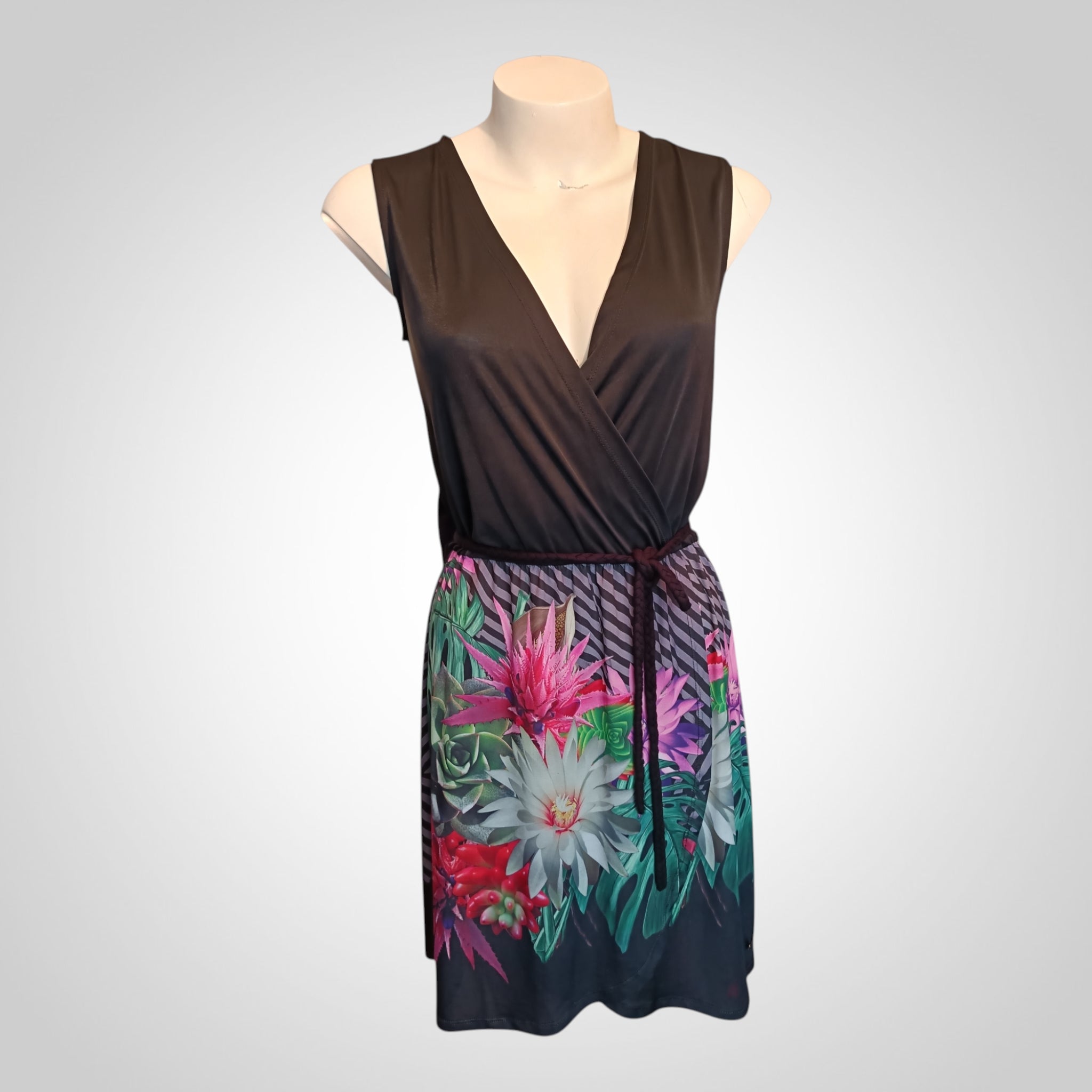 Robe Smash Taille S Noire Florale Portefeuille