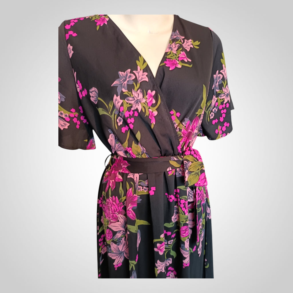 Robe Shein Taille L Noire et Rose Fleurie