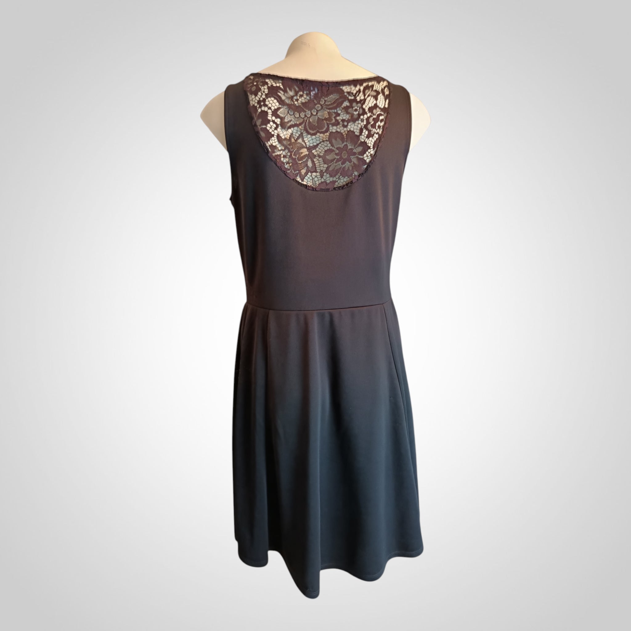 Robe Courte Pur et Simple 42 Noire Broderie Dos Chic Été