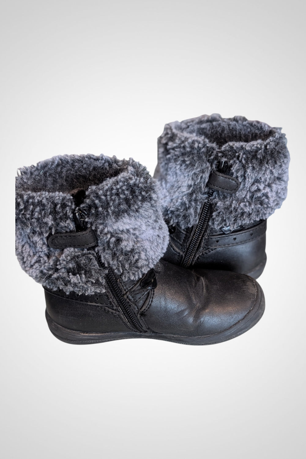 Bottines Nini & Girls fourrure chevilles détails cœur noir brillant pointure 26